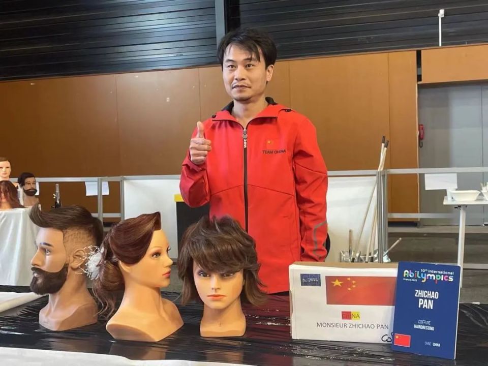 包含马来西亚射击选手精湛技艺，斩获铜牌的词条